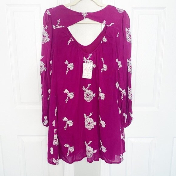 𝅺FREE People Emma Floral Embroidered Tunic Mini Dress in Berry Purple NWT - Picture 4 of 8